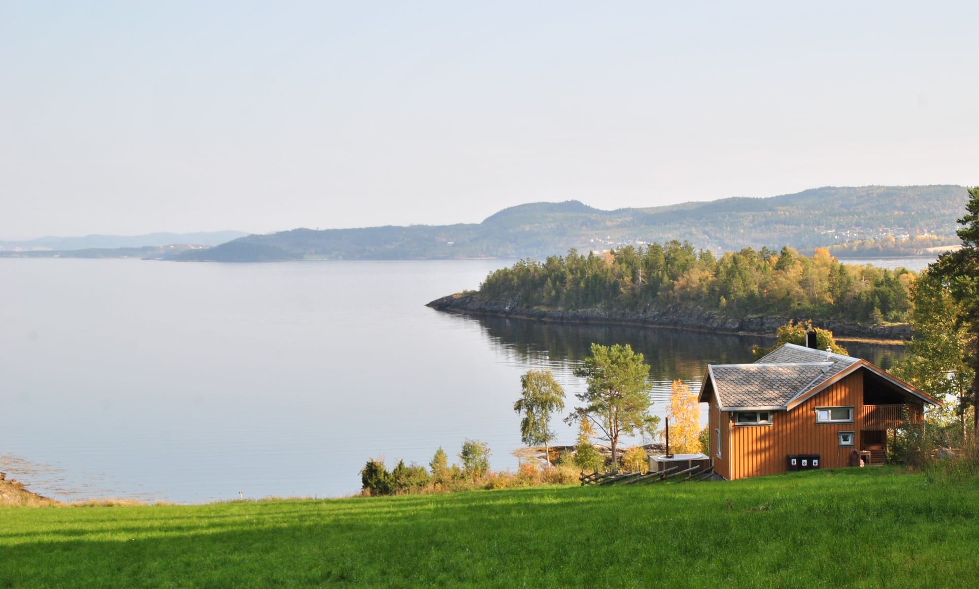 Letnes med utsikt mot fjorden